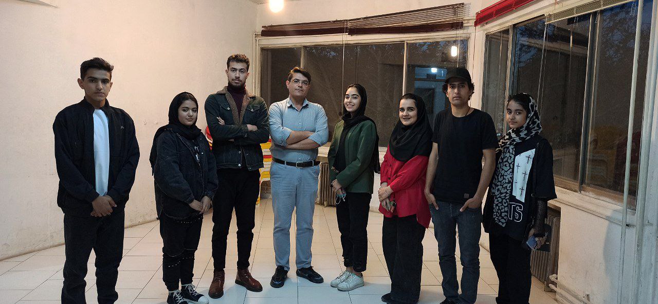 نمایش نامه خوانی آپادانا