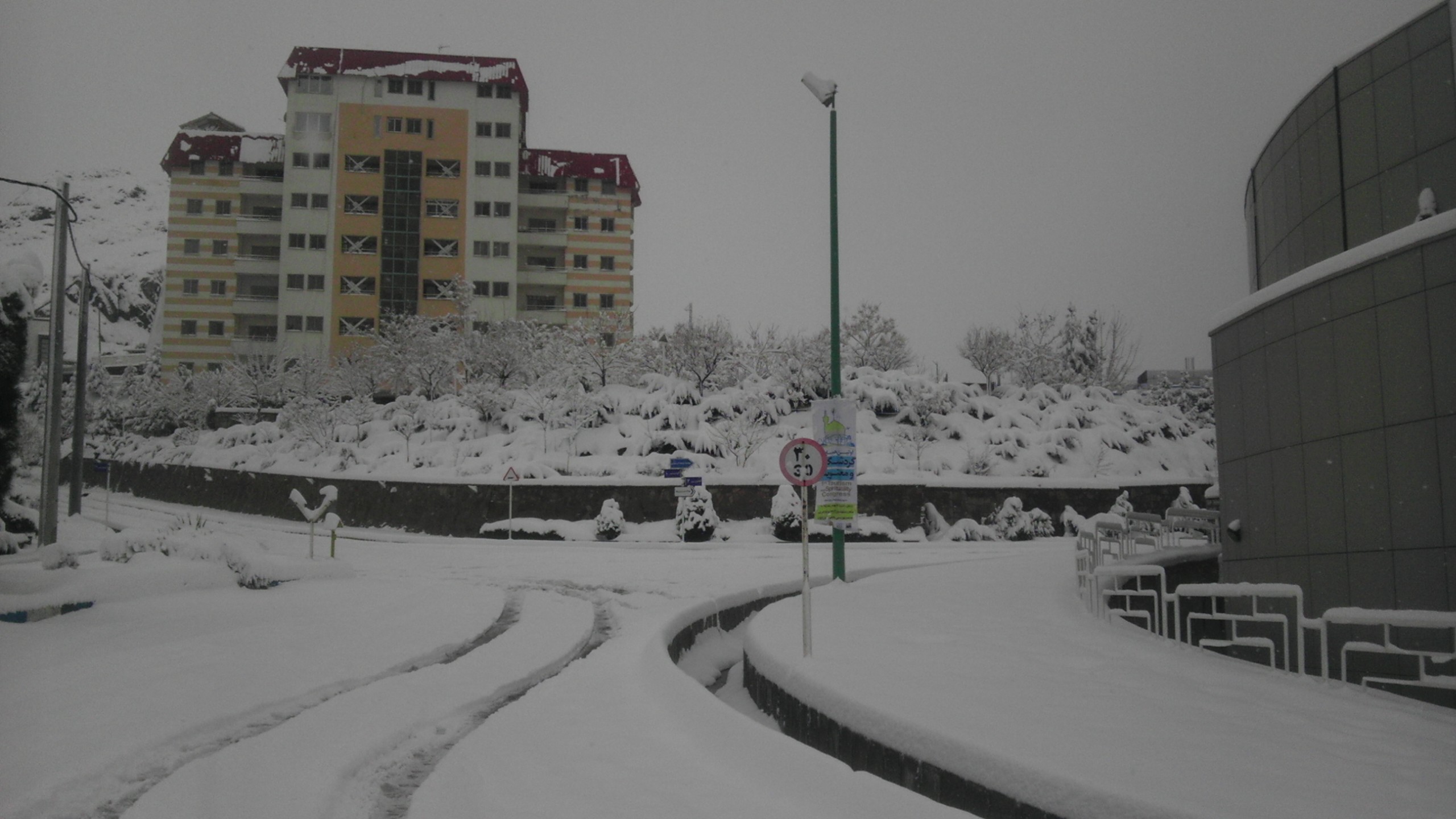 عدم پذیرش فراگیران دوره دیده در آموزشگاه های مشهد