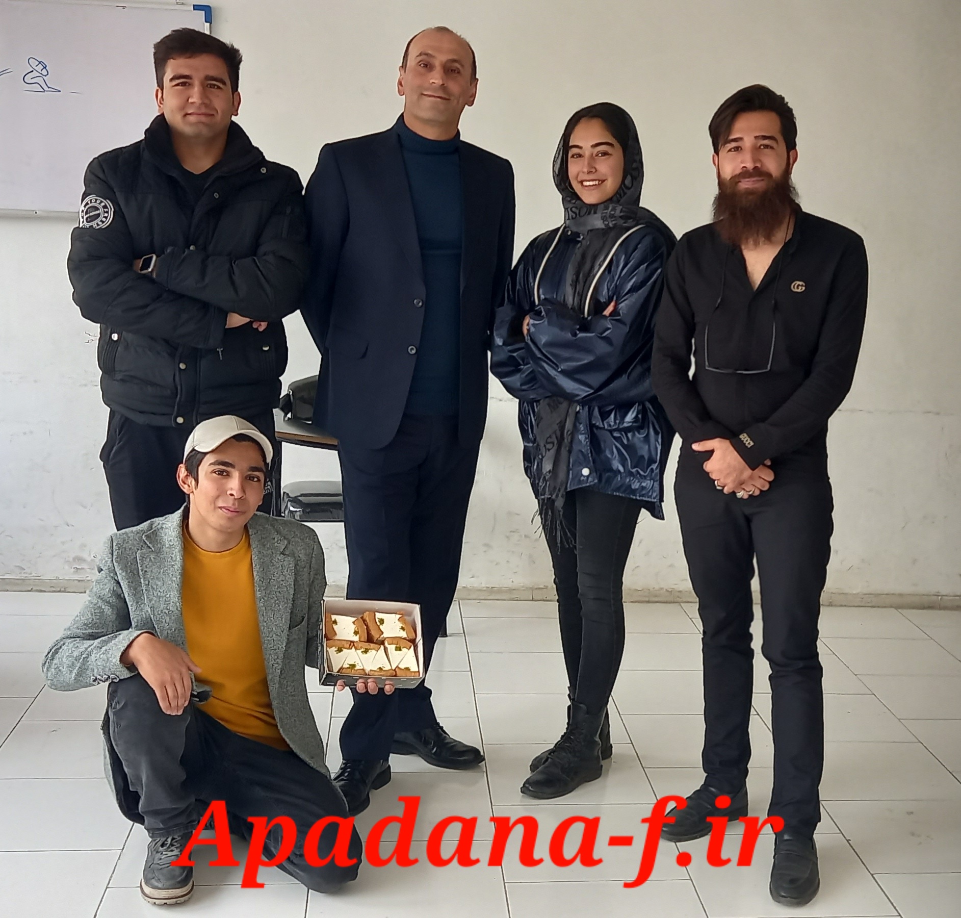 خروجی های آپادانا