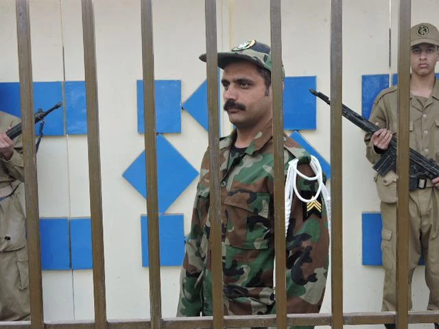 او فقط شوپن گوش می کند