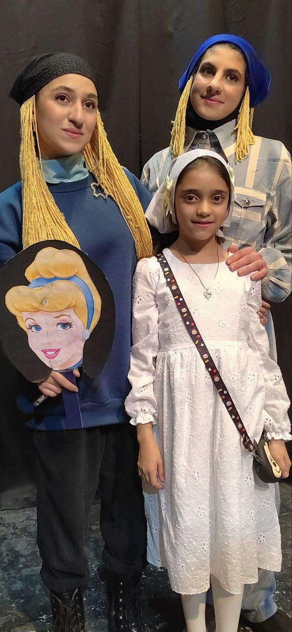 خروجی های آپادانا