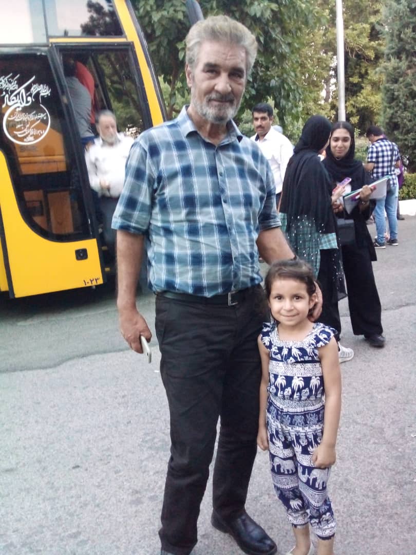 جعفر دهقان در کنار پانیذ شفاعی 